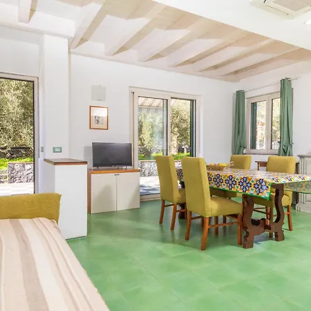 Casa Geranio Vista Etna 公寓 *