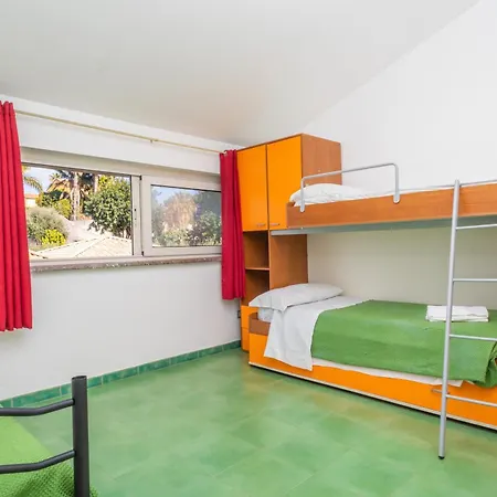 Casa Geranio Vista Etna * 卡拉塔比亚诺